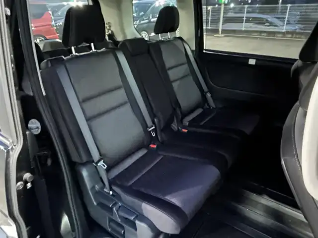 日産 セレナ ハイウェイスター V 福岡県 2022(令4)年 1.3万km ダイヤモンドブラック 純正10型SDナビ(フルセグTV/CD/DVD/BT)アラウンドビューモニター後席フリップダウンモニタープロパイロットエマージェンシーブレーキコーナーセンサーBSM両側パワスラドラレコETC2.0デジタルインナーミラーUSBポート純正LEDヘッドライト純正フロアマット純正アルミホイール16インチスマートキープッシュスタート