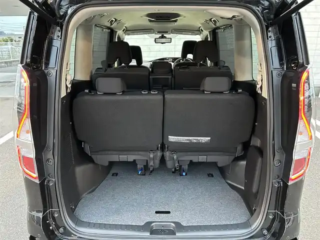 日産 セレナ ハイウェイスター V 福岡県 2022(令4)年 1.3万km ダイヤモンドブラック 純正10型SDナビ(フルセグTV/CD/DVD/BT)アラウンドビューモニター後席フリップダウンモニタープロパイロットエマージェンシーブレーキコーナーセンサーBSM両側パワスラドラレコETC2.0デジタルインナーミラーUSBポート純正LEDヘッドライト純正フロアマット純正アルミホイール16インチスマートキープッシュスタート