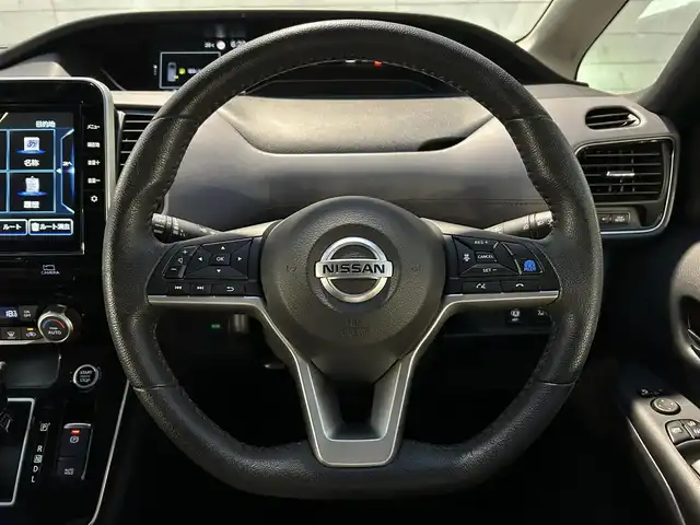 日産 セレナ ハイウェイスター V 福岡県 2022(令4)年 1.3万km ダイヤモンドブラック 純正10型SDナビ(フルセグTV/CD/DVD/BT)アラウンドビューモニター後席フリップダウンモニタープロパイロットエマージェンシーブレーキコーナーセンサーBSM両側パワスラドラレコETC2.0デジタルインナーミラーUSBポート純正LEDヘッドライト純正フロアマット純正アルミホイール16インチスマートキープッシュスタート