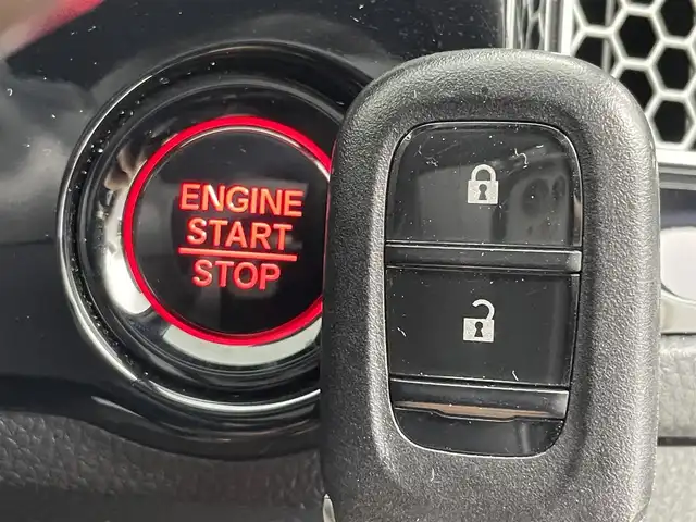 ホンダ シビック LX 茨城県 2022(令4)年 2.4万km クリスタルブラックパール ナビキッド付きDA(メーカーOP)/・Bluetooth/フルセグ/USB/バックカメラ/6速MT/ETC2.0/レーダークルーズコントロール/レーンキープアシスト/衝突被害軽減ブレーキ/BSM/D+N席シートヒーター/クリアランスソナー/LEDヘッドライト/オートライト/オートマチックハイビーム