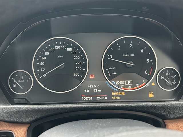ＢＭＷ ３２０ｄ ツーリング ラグジュアリー 愛知県 2015(平27)年 10.7万km アルピンホワイトⅢ レザーシート/純正HDDナビ/バック・サイドカメラ/BMWコネクテッドドライブ/Bluetooth・DVD・CD・FM・AM・AUX・マルチメディア/アダプティブクルーズコントロール/LEDヘッドライト/オートライト/前席パワーシート（D席メモリ付き）/前席シートヒーター/ルームミラー一体型ETC/パワーバックドア/レーンチェンジャーウォーニング/インテリジェントセイフティ/レーンディパーチャーウォーニング/ダイナミックスタビリティコントロール（DSC)/パークディスタンスコントロール（PDC)/コンフォートアクセス/プッシュスタート/パークトロニック/保証書/取扱説明書