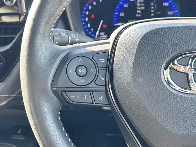 トヨタ カローラツーリング ハイブリッド ダブルバイビー 岐阜県 2021(令3)年 3.1万km プラチナホワイトパールマイカ 登録時走行距離　30240km/ナビ機能付きディスプレイオーディオ/バックモニター/Bluetooth接続/フルセグTV/社外前後ドライブレコーダー/シートヒーター/ステアリングヒーター/禁煙車/純正フロアマット/純正ETC/純正アルミホイール/ハーフレザーシート/オートマチックハイビーム/オートライト/フォグランプ/LEDヘッドライト/クルーズコントロール/衝突被害軽減システム/コーナーセンサー前後/ウインカーミラー/プッシュスタート/スマートキー/AAC/パワーウィンドウ/パワーステアリング/ハイブリッド