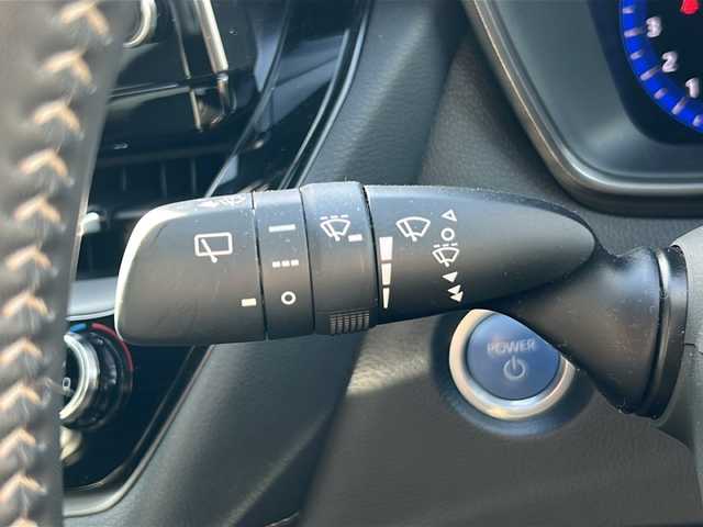 トヨタ カローラツーリング ハイブリッド ダブルバイビー 岐阜県 2021(令3)年 3.1万km プラチナホワイトパールマイカ 登録時走行距離　30240km/ナビ機能付きディスプレイオーディオ/バックモニター/Bluetooth接続/フルセグTV/社外前後ドライブレコーダー/シートヒーター/ステアリングヒーター/禁煙車/純正フロアマット/純正ETC/純正アルミホイール/ハーフレザーシート/オートマチックハイビーム/オートライト/フォグランプ/LEDヘッドライト/クルーズコントロール/衝突被害軽減システム/コーナーセンサー前後/ウインカーミラー/プッシュスタート/スマートキー/AAC/パワーウィンドウ/パワーステアリング/ハイブリッド