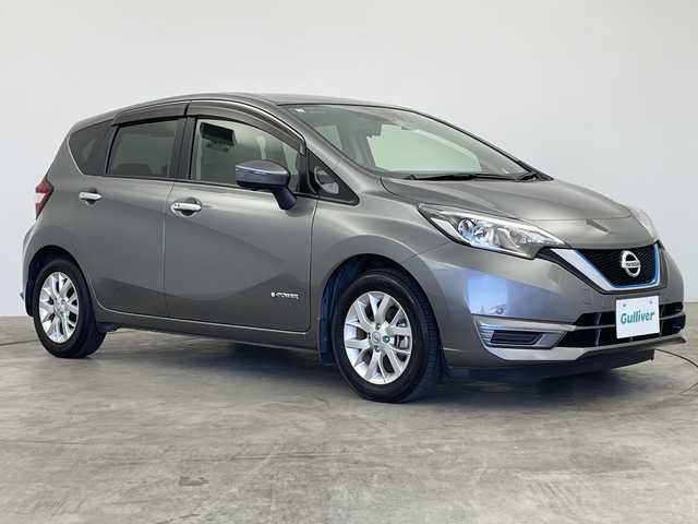 日産 ノート e－パワー X 群馬県 2017(平29)年 2.6万km ダークメタルグレー 禁煙車　エマージェンシーブレーキ　純正７インチナビ　アラウンドビューモニター　ＬＥＤライト　デジタルインナーミラー　車線逸脱防止装置　ヘッドライトレベライザー　スマートキー　スペアキー　ETC