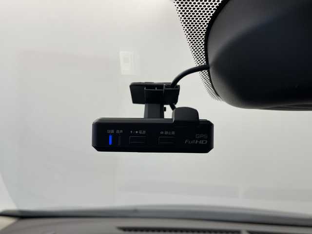 日産 ノート e－パワー X 群馬県 2017(平29)年 2.6万km ダークメタルグレー 禁煙車　エマージェンシーブレーキ　純正７インチナビ　アラウンドビューモニター　ＬＥＤライト　デジタルインナーミラー　車線逸脱防止装置　ヘッドライトレベライザー　スマートキー　スペアキー　ETC