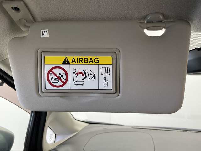 日産 ノート e－パワー X 群馬県 2017(平29)年 2.6万km ダークメタルグレー 禁煙車　エマージェンシーブレーキ　純正７インチナビ　アラウンドビューモニター　ＬＥＤライト　デジタルインナーミラー　車線逸脱防止装置　ヘッドライトレベライザー　スマートキー　スペアキー　ETC