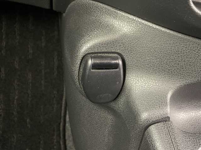 日産 ノート e－パワー X 群馬県 2017(平29)年 2.6万km ダークメタルグレー 禁煙車　エマージェンシーブレーキ　純正７インチナビ　アラウンドビューモニター　ＬＥＤライト　デジタルインナーミラー　車線逸脱防止装置　ヘッドライトレベライザー　スマートキー　スペアキー　ETC