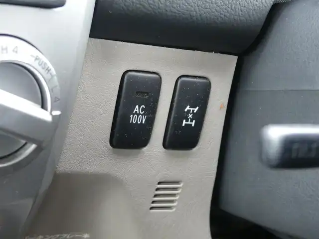 トヨタ ハイラックス サーフ SSR－G 千葉県 2002(平14)年 10.3万km ホワイトパールクリスタルシャイン ヒッチメンバー/2incリフトアップ/社外グリル/社外ヘッドライト/社外ルーフレール/ETC/ドライブレコーダー（DRY-ST1500）/ディスプレイオーディオ/【DVD/CD再生機能　Bluetooth接続】/バックカメラ/キーレス