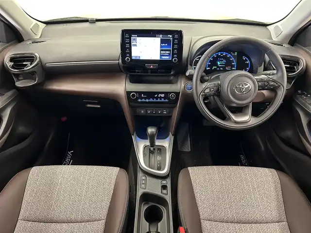 トヨタ ヤリスクロス ハイブリッド Z 岡山県 2021(令3)年 3.4万km ブラックマイカ/ブラスゴールドメタリック 2トーン 純正ナビ/USB/Bluetooth/フルセグTV/AppleCarPlay/360°カメラ/ハーフレザーシート/シートヒーター/ステアリングヒーター/ETC2.0/LEDヘッドライト/AHB/パワーテールゲート/ブレーキオートホールド/Tコネクト/パワーシート（D）/ACC/LTA/BSA/自動ブレーキ/PDC