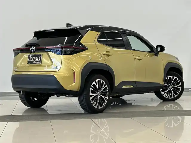 トヨタ ヤリスクロス ハイブリッド Z 岡山県 2021(令3)年 3.4万km ブラックマイカ/ブラスゴールドメタリック 2トーン 純正ナビ/USB/Bluetooth/フルセグTV/AppleCarPlay/360°カメラ/ハーフレザーシート/シートヒーター/ステアリングヒーター/ETC2.0/LEDヘッドライト/AHB/パワーテールゲート/ブレーキオートホールド/Tコネクト/パワーシート（D）/ACC/LTA/BSA/自動ブレーキ/PDC