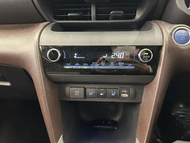 トヨタ ヤリスクロス ハイブリッド Z 岡山県 2021(令3)年 3.4万km ブラックマイカ/ブラスゴールドメタリック 2トーン 純正ナビ/USB/Bluetooth/フルセグTV/AppleCarPlay/360°カメラ/ハーフレザーシート/シートヒーター/ステアリングヒーター/ETC2.0/LEDヘッドライト/AHB/パワーテールゲート/ブレーキオートホールド/Tコネクト/パワーシート（D）/ACC/LTA/BSA/自動ブレーキ/PDC