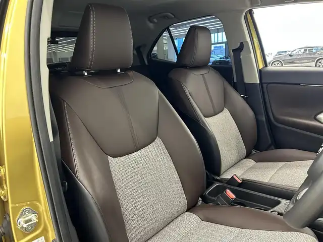 トヨタ ヤリスクロス ハイブリッド Z 岡山県 2021(令3)年 3.4万km ブラックマイカ/ブラスゴールドメタリック 2トーン 純正ナビ/USB/Bluetooth/フルセグTV/AppleCarPlay/360°カメラ/ハーフレザーシート/シートヒーター/ステアリングヒーター/ETC2.0/LEDヘッドライト/AHB/パワーテールゲート/ブレーキオートホールド/Tコネクト/パワーシート（D）/ACC/LTA/BSA/自動ブレーキ/PDC