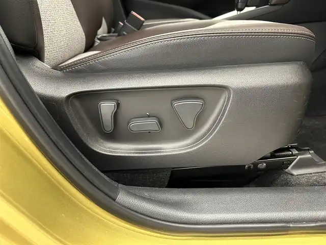 トヨタ ヤリスクロス ハイブリッド Z 岡山県 2021(令3)年 3.4万km ブラックマイカ/ブラスゴールドメタリック 2トーン 純正ナビ/USB/Bluetooth/フルセグTV/AppleCarPlay/360°カメラ/ハーフレザーシート/シートヒーター/ステアリングヒーター/ETC2.0/LEDヘッドライト/AHB/パワーテールゲート/ブレーキオートホールド/Tコネクト/パワーシート（D）/ACC/LTA/BSA/自動ブレーキ/PDC