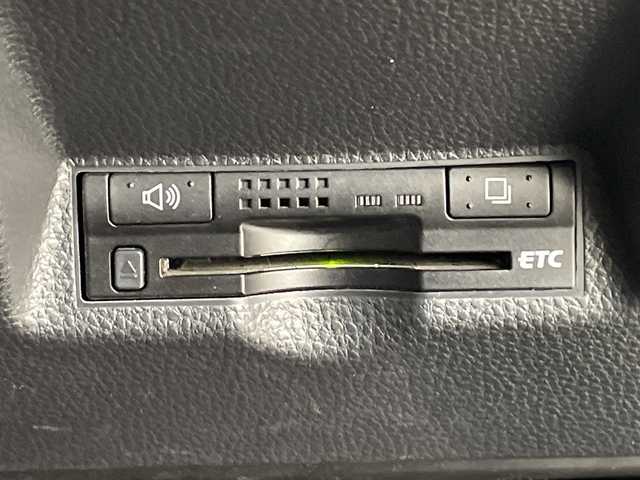 トヨタ ヤリスクロス ハイブリッド Z 鹿児島県 2021(令3)年 3.3万km ホワイトパールクリスタルシャイン 純正ディスプレイオーディオ/（フルセグTV/Bluetooth/AM/FM）/バックカメラ　/パワーシート　/シートヒーター　/ハーフレザーシート　/オートブレーキホールド　/レーダークルーズコントロール　/ビルドインＥＴＣ　/社外フロアマット　/純正アルミホイール/オートハイビーム/レーンキープアシスト