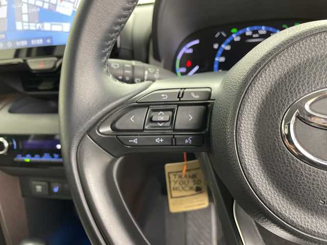 トヨタ ヤリスクロス ハイブリッド Z 鹿児島県 2021(令3)年 3.3万km ホワイトパールクリスタルシャイン 純正ディスプレイオーディオ/（フルセグTV/Bluetooth/AM/FM）/バックカメラ　/パワーシート　/シートヒーター　/ハーフレザーシート　/オートブレーキホールド　/レーダークルーズコントロール　/ビルドインＥＴＣ　/社外フロアマット　/純正アルミホイール/オートハイビーム/レーンキープアシスト