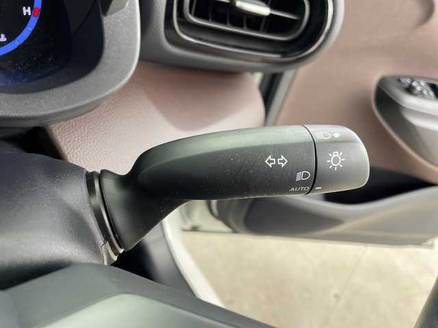 トヨタ ヤリスクロス ハイブリッド Z 鹿児島県 2021(令3)年 3.3万km ホワイトパールクリスタルシャイン 純正ディスプレイオーディオ/（フルセグTV/Bluetooth/AM/FM）/バックカメラ　/パワーシート　/シートヒーター　/ハーフレザーシート　/オートブレーキホールド　/レーダークルーズコントロール　/ビルドインＥＴＣ　/社外フロアマット　/純正アルミホイール/オートハイビーム/レーンキープアシスト