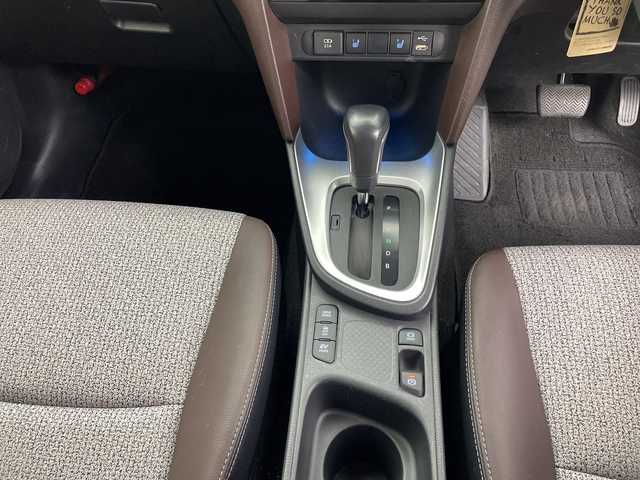 トヨタ ヤリスクロス ハイブリッド Z 鹿児島県 2021(令3)年 3.3万km ホワイトパールクリスタルシャイン 純正ディスプレイオーディオ/（フルセグTV/Bluetooth/AM/FM）/バックカメラ　/パワーシート　/シートヒーター　/ハーフレザーシート　/オートブレーキホールド　/レーダークルーズコントロール　/ビルドインＥＴＣ　/社外フロアマット　/純正アルミホイール/オートハイビーム/レーンキープアシスト