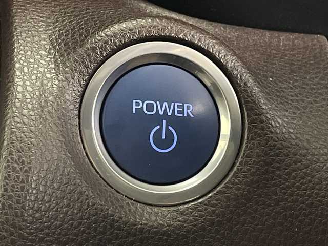 トヨタ ヤリスクロス ハイブリッド Z 鹿児島県 2021(令3)年 3.3万km ホワイトパールクリスタルシャイン 純正ディスプレイオーディオ/（フルセグTV/Bluetooth/AM/FM）/バックカメラ　/パワーシート　/シートヒーター　/ハーフレザーシート　/オートブレーキホールド　/レーダークルーズコントロール　/ビルドインＥＴＣ　/社外フロアマット　/純正アルミホイール/オートハイビーム/レーンキープアシスト