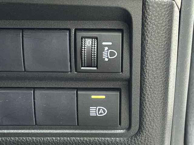 トヨタ ヤリスクロス ハイブリッド Z 鹿児島県 2021(令3)年 3.3万km ホワイトパールクリスタルシャイン 純正ディスプレイオーディオ/（フルセグTV/Bluetooth/AM/FM）/バックカメラ　/パワーシート　/シートヒーター　/ハーフレザーシート　/オートブレーキホールド　/レーダークルーズコントロール　/ビルドインＥＴＣ　/社外フロアマット　/純正アルミホイール/オートハイビーム/レーンキープアシスト