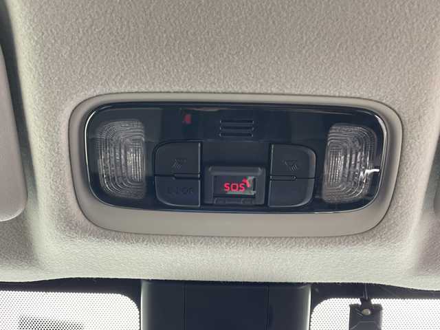 トヨタ ヤリスクロス ハイブリッド Z 鹿児島県 2021(令3)年 3.3万km ホワイトパールクリスタルシャイン 純正ディスプレイオーディオ/（フルセグTV/Bluetooth/AM/FM）/バックカメラ　/パワーシート　/シートヒーター　/ハーフレザーシート　/オートブレーキホールド　/レーダークルーズコントロール　/ビルドインＥＴＣ　/社外フロアマット　/純正アルミホイール/オートハイビーム/レーンキープアシスト