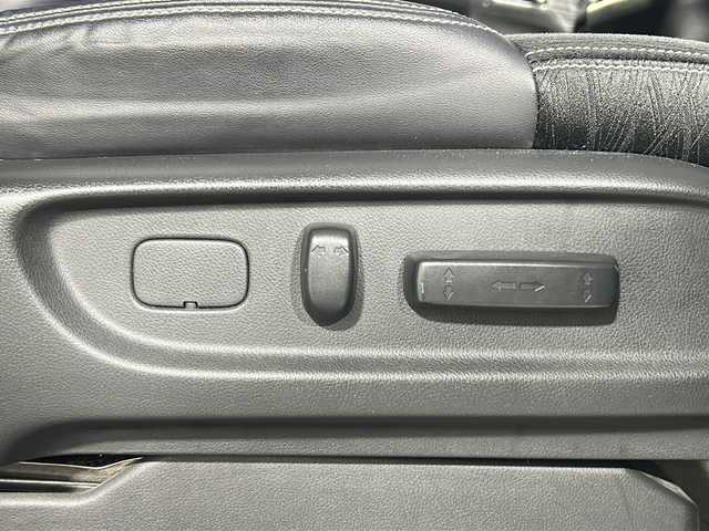ホンダ オデッセイ アブソルート・EXホンダセンジング 福岡県 2017(平29)年 7.5万km ホワイトオーキッドパール ・フルセグTV/・ipod/・Bluetooth/・Bカメラ/・ブラインドスポットアシスト/・純正ナビ/・コーナーセンサー/・フリップダウン/・18インチ純正ホイール/・ETC/・ACC/・パドルシフト/・レザーシート/・CD/DVD