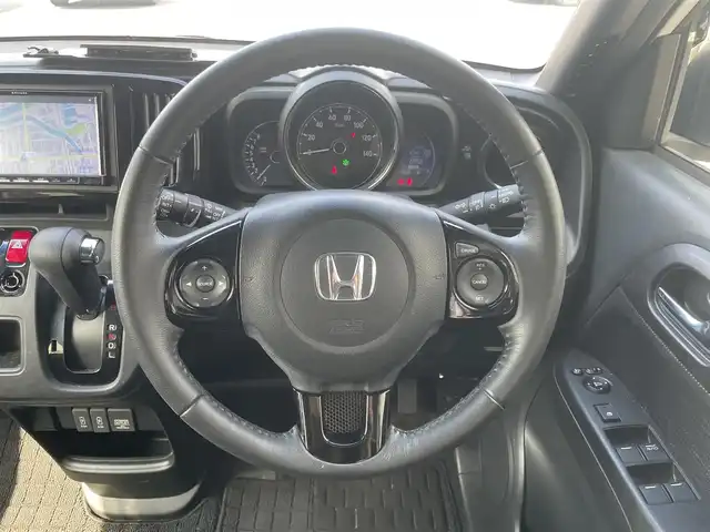 ホンダ Ｎ ＯＮＥ プレミアム 愛知県 2019(平31)年 4.4万km プラチナホワイトパール 社外メモリーナビ/フルセグTV/Blutooth/バックカメラ/ハーフレザーシート/ビルトインETC/革巻きステアリング/ドアバイザー/保証書/取扱説明書/スペアキー