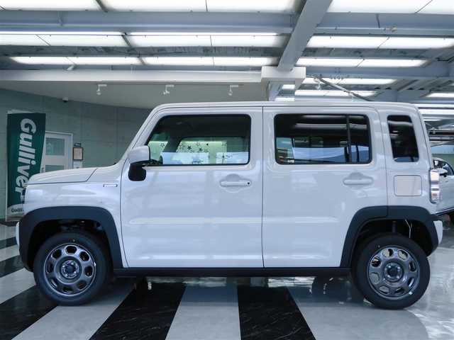スズキ ハスラー HYBRID G 千葉県 2025(令7)年 0.1千km ソフトベージュメタリック 届出済未使用車/【ソフトベージュメタリック（WBB）】/LEDヘッドライト/シートヒーター/マルチインフォメーションディスプレイ（カラー）/ステアリングスイッチ/スズキセーフティサポート/・デュアルセンサーブレーキサポート/・後退時ブレーキサポート/・誤発進/後方誤発進抑制機能/・車線逸脱抑制/警報機能/・ふらつき警報機能/・標識認識機能/・アダプティブクルーズコントロール/・先行車発進お知らせ機能/・ハイビームアシスト/プッシュスタート/スマートキー2本/シートヒーター/アイドリングストップ/オートライト/サイドエアバッグ/カーテンエアバッグ/保証書/取扱説明書/禁煙車　　前オーナー様の申告により表示しております。当車両の禁煙を保証するものではありません。