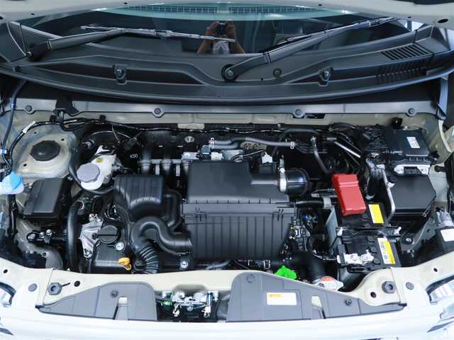 スズキ ハスラー HYBRID G 千葉県 2025(令7)年 0.1千km ソフトベージュメタリック 届出済未使用車/【ソフトベージュメタリック（WBB）】/LEDヘッドライト/シートヒーター/マルチインフォメーションディスプレイ（カラー）/ステアリングスイッチ/スズキセーフティサポート/・デュアルセンサーブレーキサポート/・後退時ブレーキサポート/・誤発進/後方誤発進抑制機能/・車線逸脱抑制/警報機能/・ふらつき警報機能/・標識認識機能/・アダプティブクルーズコントロール/・先行車発進お知らせ機能/・ハイビームアシスト/プッシュスタート/スマートキー2本/シートヒーター/アイドリングストップ/オートライト/サイドエアバッグ/カーテンエアバッグ/保証書/取扱説明書/禁煙車　　前オーナー様の申告により表示しております。当車両の禁煙を保証するものではありません。