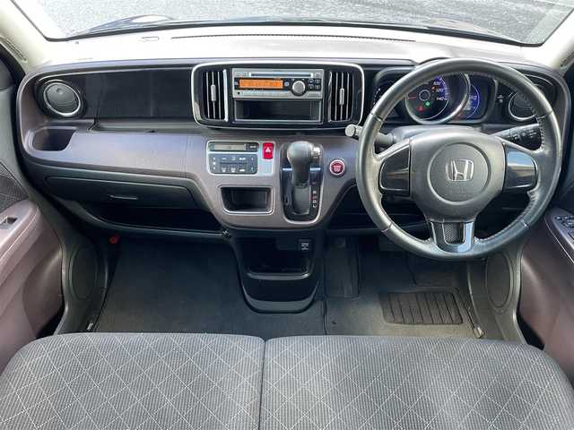 ホンダ Ｎ ＯＮＥ プレミアム Lパッケージ 千葉県 2013(平25)年 6.4万km プレミアムブルームーンパール ワンオーナー/純正オーディオ【CD、AUX、AM、FM】/純正14インチアルミホイール/純正フロアマット/オートライト/フォグ/プッシュスタート/アイドリングストップ/スマートキー×２/ドアバイザー/保証書/取説