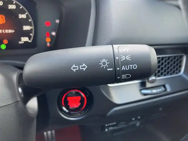 ホンダ シビック タイプR 三重県 2025(令7)年 0.1千km チャンピオンシップホワイト 登録済未使用車/登録時走行距離４km/♪ホンダセンシング/　・衝突軽減ブレーキ(CMBS)/　・路外逸脱抑制機能/　・アダプティブクルーズコントロール(ACC)/　・車線維持支援システム（LKAS）/　・歩行者事故低減ステアリング/　・オートハイビーム/　・ブラインドスポットインフォメーション/　・後退出庫サポート/　・パーキングセンサーシステム/♪TYPE R 専用装備/　・フロントシート・ステアリングホイール(アルカンターラ)/　・ステアリングホイールエンブレム・アルミ製シフトノブ/　・ステンレス製スポーツペダル/   ・シリアルナンバー入りアルミ製エンブレム/♪HondaCONNECTディスプレイ/　・AppleCarPlay・AndroidAuto/　・フルセグTV・Bluetooth・USB/♪バックカメラ/♪純正19インチAW/♪リアスポイラー/♪スマートキーx２/♪プッシュスタート/♪LEDヘッドライト/♪オートライト/♪オートリトラクタブルミラー/♪ウィンカーミラー/♪オートワイパー/♪ドライブモード切り替えスイッチ/♪電子パーキングブレーキ/♪オートブレーキホールド/♪ビルトインETC2.0/♪充電用USBポート/♪プライバシーガラス/♪横滑り防止機能