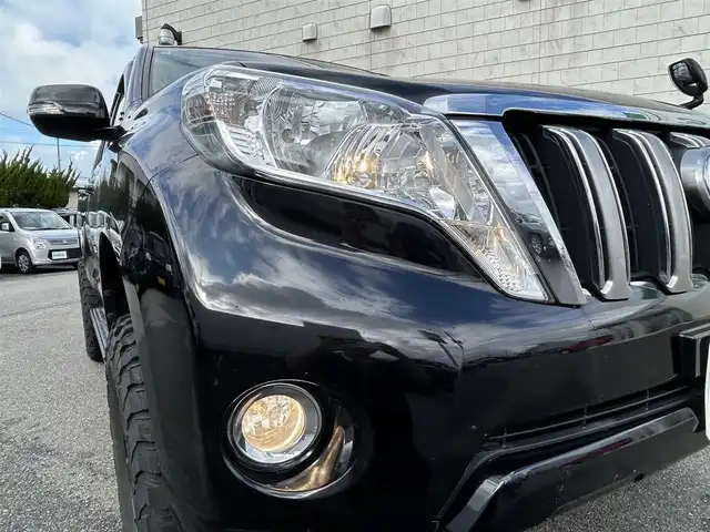 トヨタ ランドクルーザー プラド TX 山形県 2017(平29)年 13万km ブラック 4WD/リフトアップ/カロッツェリアSDナビ/FM/AM/フルセグ/DVD/Bluetooth/サンルーフ/横滑り防止装置/盗難防止装置/純正マット/純正バイザー/スマートキー/スペアキー/AUTOライト/フォグランプ/ダブルエアバック/純正アルミ付き冬タイヤ積載