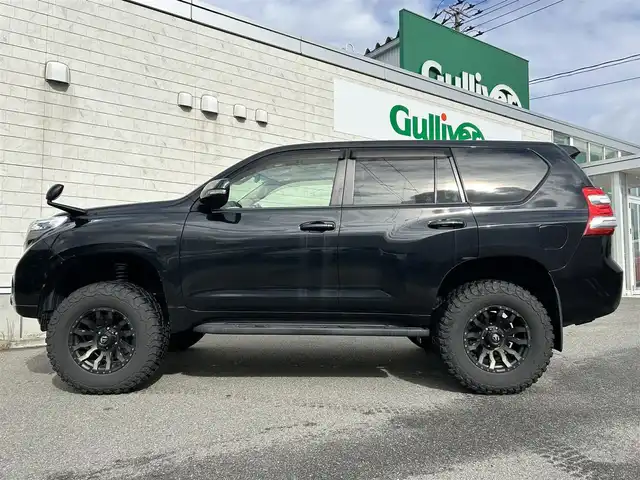 トヨタ ランドクルーザー プラド TX 山形県 2017(平29)年 13万km ブラック 4WD/リフトアップ/カロッツェリアSDナビ/FM/AM/フルセグ/DVD/Bluetooth/サンルーフ/横滑り防止装置/盗難防止装置/純正マット/純正バイザー/スマートキー/スペアキー/AUTOライト/フォグランプ/ダブルエアバック/純正アルミ付き冬タイヤ積載