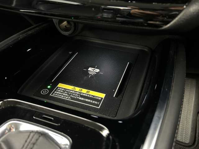 ホンダ ヴェゼル ハイブリッド e:HEV Z 三重県 2024(令6)年 0.8万km プラチナホワイトパール /禁煙車//純正ナビ/・フルセグ・Bluetooth・USB・AppleCarPlay・AndroidAuto//バックカメラ//ホンダセンシング//ブラインドスポットインフォメーション//アダプティブクルーズコントロール//オートハイビーム//衝突軽減ブレーキ//車線維持支援システム//ハンズフリーアクセスパワーテールゲート//前席シートヒーター//ビルトインETC2.0//前後ドライブレコーダー//ワイヤレスチャージャー//電子パーキング//ブレーキホールド//パドルシフト//ステアリングヒーター