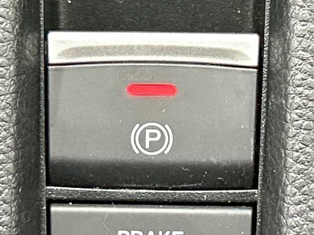 ホンダ ヴェゼル ハイブリッド e:HEV Z 三重県 2024(令6)年 0.8万km プラチナホワイトパール /禁煙車//純正ナビ/・フルセグ・Bluetooth・USB・AppleCarPlay・AndroidAuto//バックカメラ//ホンダセンシング//ブラインドスポットインフォメーション//アダプティブクルーズコントロール//オートハイビーム//衝突軽減ブレーキ//車線維持支援システム//ハンズフリーアクセスパワーテールゲート//前席シートヒーター//ビルトインETC2.0//前後ドライブレコーダー//ワイヤレスチャージャー//電子パーキング//ブレーキホールド//パドルシフト//ステアリングヒーター