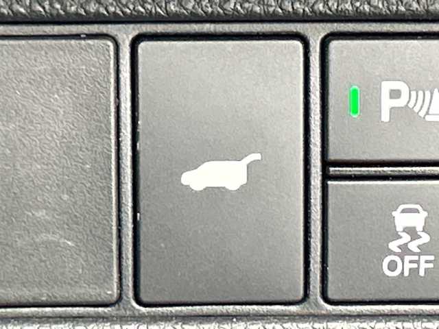 ホンダ ヴェゼル ハイブリッド e:HEV Z 三重県 2024(令6)年 0.8万km プラチナホワイトパール /禁煙車//純正ナビ/・フルセグ・Bluetooth・USB・AppleCarPlay・AndroidAuto//バックカメラ//ホンダセンシング//ブラインドスポットインフォメーション//アダプティブクルーズコントロール//オートハイビーム//衝突軽減ブレーキ//車線維持支援システム//ハンズフリーアクセスパワーテールゲート//前席シートヒーター//ビルトインETC2.0//前後ドライブレコーダー//ワイヤレスチャージャー//電子パーキング//ブレーキホールド//パドルシフト//ステアリングヒーター