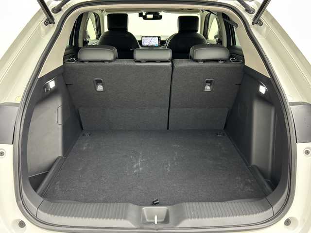 ホンダ ヴェゼル ハイブリッド e:HEV Z 三重県 2024(令6)年 0.8万km プラチナホワイトパール /禁煙車//純正ナビ/・フルセグ・Bluetooth・USB・AppleCarPlay・AndroidAuto//バックカメラ//ホンダセンシング//ブラインドスポットインフォメーション//アダプティブクルーズコントロール//オートハイビーム//衝突軽減ブレーキ//車線維持支援システム//ハンズフリーアクセスパワーテールゲート//前席シートヒーター//ビルトインETC2.0//前後ドライブレコーダー//ワイヤレスチャージャー//電子パーキング//ブレーキホールド//パドルシフト//ステアリングヒーター