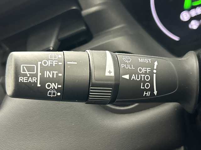 ホンダ ヴェゼル ハイブリッド e:HEV Z 三重県 2024(令6)年 0.8万km プラチナホワイトパール /禁煙車//純正ナビ/・フルセグ・Bluetooth・USB・AppleCarPlay・AndroidAuto//バックカメラ//ホンダセンシング//ブラインドスポットインフォメーション//アダプティブクルーズコントロール//オートハイビーム//衝突軽減ブレーキ//車線維持支援システム//ハンズフリーアクセスパワーテールゲート//前席シートヒーター//ビルトインETC2.0//前後ドライブレコーダー//ワイヤレスチャージャー//電子パーキング//ブレーキホールド//パドルシフト//ステアリングヒーター