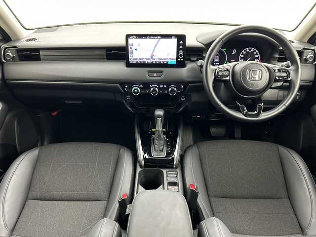 ホンダ ヴェゼル ハイブリッド e:HEV Z 三重県 2024(令6)年 0.8万km プラチナホワイトパール /禁煙車//純正ナビ/・フルセグ・Bluetooth・USB・AppleCarPlay・AndroidAuto//バックカメラ//ホンダセンシング//ブラインドスポットインフォメーション//アダプティブクルーズコントロール//オートハイビーム//衝突軽減ブレーキ//車線維持支援システム//ハンズフリーアクセスパワーテールゲート//前席シートヒーター//ビルトインETC2.0//前後ドライブレコーダー//ワイヤレスチャージャー//電子パーキング//ブレーキホールド//パドルシフト//ステアリングヒーター