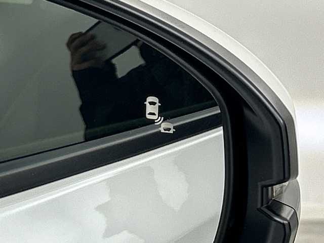 ホンダ ヴェゼル ハイブリッド e:HEV Z 三重県 2024(令6)年 0.8万km プラチナホワイトパール /禁煙車//純正ナビ/・フルセグ・Bluetooth・USB・AppleCarPlay・AndroidAuto//バックカメラ//ホンダセンシング//ブラインドスポットインフォメーション//アダプティブクルーズコントロール//オートハイビーム//衝突軽減ブレーキ//車線維持支援システム//ハンズフリーアクセスパワーテールゲート//前席シートヒーター//ビルトインETC2.0//前後ドライブレコーダー//ワイヤレスチャージャー//電子パーキング//ブレーキホールド//パドルシフト//ステアリングヒーター