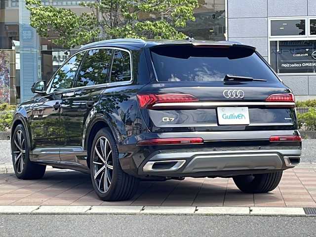 アウディ Ｑ７ 45 Sラインリミテッド 福島県 2020(令2)年 1.6万km ディープブラックパールエフェクト ワンオーナー/4WD/純正メモリナビ/　【フルセグ/SD/USB】/バックカメラ/全周囲カメラ/ステアリングスイッチ/パドルシフト/クルーズコントロール/本革シート（黒）/前席パワーシート/メモリーシート/前席シートヒーター/電動リアゲート/電動格納シート/ルーフレール/LEDヘッドライト（AUTO機能付き）/　・フォグランプ/ヒルスタートアシスト/前後ドライブレコーダー/ビルトインETC2.0/アイドリングストップ/純正フロアマット/衝突軽減システム/レーンキープアシスト/パーキングアシスト/コーナーセンサー