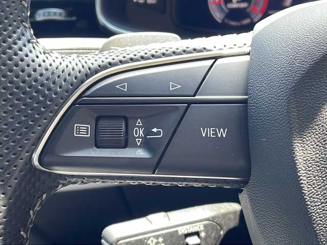 アウディ Ｑ７ 45 Sラインリミテッド 福島県 2020(令2)年 1.6万km ディープブラックパールエフェクト ワンオーナー/4WD/純正メモリナビ/　【フルセグ/SD/USB】/バックカメラ/全周囲カメラ/ステアリングスイッチ/パドルシフト/クルーズコントロール/本革シート（黒）/前席パワーシート/メモリーシート/前席シートヒーター/電動リアゲート/電動格納シート/ルーフレール/LEDヘッドライト（AUTO機能付き）/　・フォグランプ/ヒルスタートアシスト/前後ドライブレコーダー/ビルトインETC2.0/アイドリングストップ/純正フロアマット/衝突軽減システム/レーンキープアシスト/パーキングアシスト/コーナーセンサー