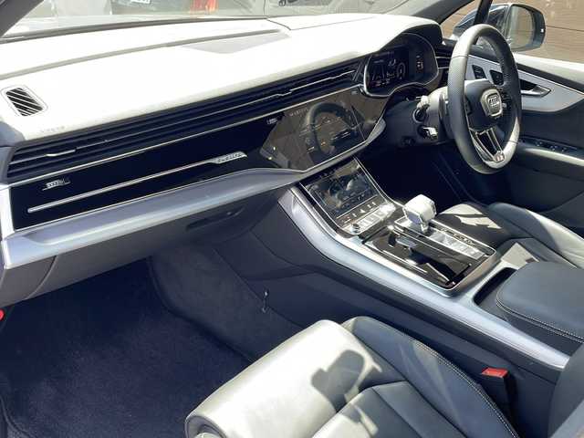 アウディ Ｑ７ 45 Sラインリミテッド 福島県 2020(令2)年 1.6万km ディープブラックパールエフェクト ワンオーナー/4WD/純正メモリナビ/　【フルセグ/SD/USB】/バックカメラ/全周囲カメラ/ステアリングスイッチ/パドルシフト/クルーズコントロール/本革シート（黒）/前席パワーシート/メモリーシート/前席シートヒーター/電動リアゲート/電動格納シート/ルーフレール/LEDヘッドライト（AUTO機能付き）/　・フォグランプ/ヒルスタートアシスト/前後ドライブレコーダー/ビルトインETC2.0/アイドリングストップ/純正フロアマット/衝突軽減システム/レーンキープアシスト/パーキングアシスト/コーナーセンサー