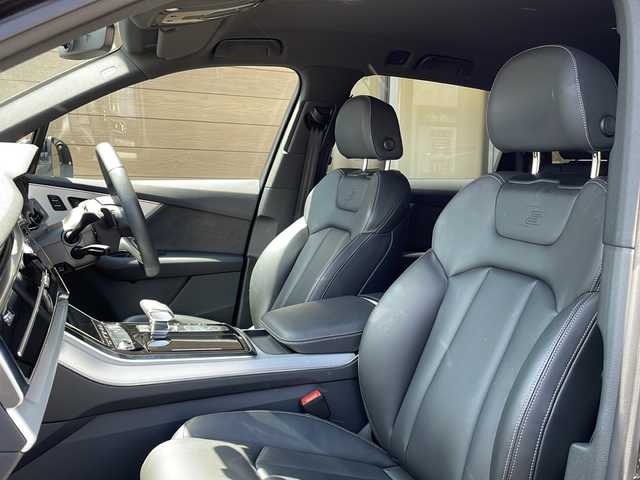 アウディ Ｑ７ 45 Sラインリミテッド 福島県 2020(令2)年 1.6万km ディープブラックパールエフェクト ワンオーナー/4WD/純正メモリナビ/　【フルセグ/SD/USB】/バックカメラ/全周囲カメラ/ステアリングスイッチ/パドルシフト/クルーズコントロール/本革シート（黒）/前席パワーシート/メモリーシート/前席シートヒーター/電動リアゲート/電動格納シート/ルーフレール/LEDヘッドライト（AUTO機能付き）/　・フォグランプ/ヒルスタートアシスト/前後ドライブレコーダー/ビルトインETC2.0/アイドリングストップ/純正フロアマット/衝突軽減システム/レーンキープアシスト/パーキングアシスト/コーナーセンサー