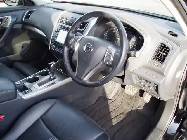 日産 ティアナ XV ナビAVMパッケージ 埼玉県 2019(平31)年 4.5万km 黒 ブラックレザーシート/オートクルーズコントロール/パークセンサー/全周囲カメラ/メーカーOPナビ/ETC/フルセグTV/Bluetooth/LEDヘッドライト/シートポジションメモリー機能