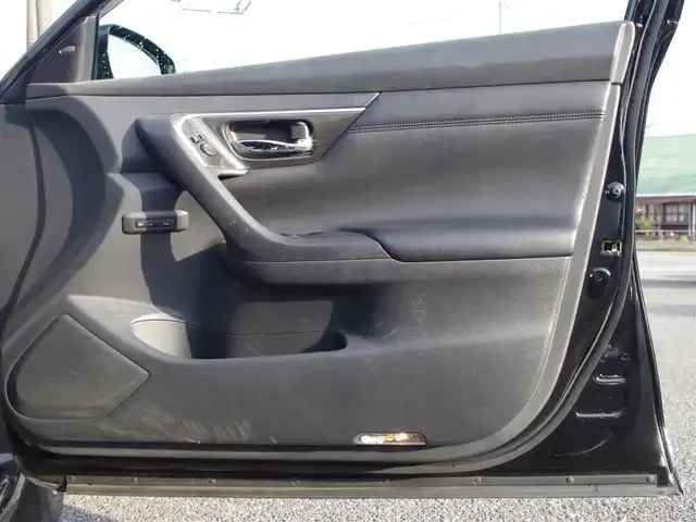 日産 ティアナ XV ナビAVMパッケージ 埼玉県 2019(平31)年 4.5万km 黒 ブラックレザーシート/オートクルーズコントロール/パークセンサー/全周囲カメラ/メーカーOPナビ/ETC/フルセグTV/Bluetooth/LEDヘッドライト/シートポジションメモリー機能