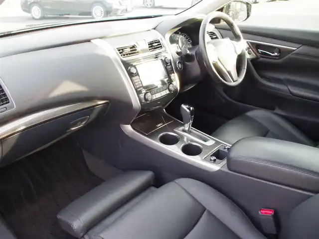 日産 ティアナ XV ナビAVMパッケージ 埼玉県 2019(平31)年 4.5万km 黒 ブラックレザーシート/オートクルーズコントロール/パークセンサー/全周囲カメラ/メーカーOPナビ/ETC/フルセグTV/Bluetooth/LEDヘッドライト/シートポジションメモリー機能