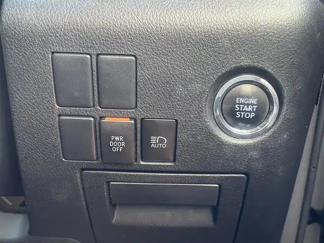 トヨタ ヴェルファイア Z 三重県 2018(平30)年 8.7万km ホワイトパールクリスタルシャイン アルパイン9インチメモリナビ/＊フルセグテレビ/Bluetooth/DVD/CD/AM/FM/バックカメラ/セーフティセンス/パワースライドドア（運転席側/助手席側）/LEDヘッドランプ/オートライト/アルパイン12インチフリップダウンモニター/ボディ同色電動オート格納ドアミラー/235/50R18タイヤ/　＊18インチアルミホイール/左右独立温度調整オートエアコン/ナノイー/スマートエントリー/プッシュスタート