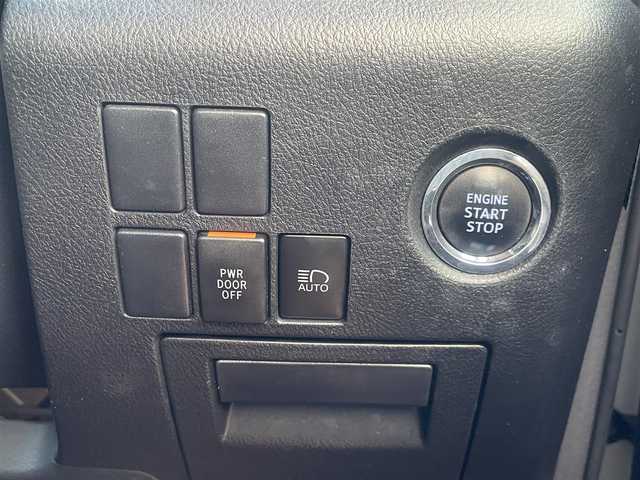 トヨタ ヴェルファイア Z 大分県 2018(平30)年 8.7万km ホワイトパールクリスタルシャイン アルパイン9インチメモリナビ/＊フルセグテレビ/Bluetooth/DVD/CD/AM/FM/バックカメラ/セーフティセンス/パワースライドドア（運転席側/助手席側）/LEDヘッドランプ/オートライト/アルパイン12インチフリップダウンモニター/ボディ同色電動オート格納ドアミラー/235/50R18タイヤ/　＊18インチアルミホイール/左右独立温度調整オートエアコン/ナノイー/スマートエントリー/プッシュスタート