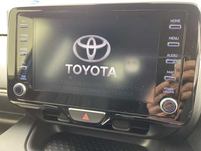 トヨタ ヤリス ハイブリッド G 岐阜県 2020(令2)年 3.3万km シアンM 純正ディスプレイオーディオ/　(AM/FM/MiraCast)/全方位カメラ/プリクラッシュセーフティ/レーダークルーズコントロール/レーンキープアシスト/コーナーセンサー/オートハイビーム/ビルトインETC/フロアマット/スマートキー