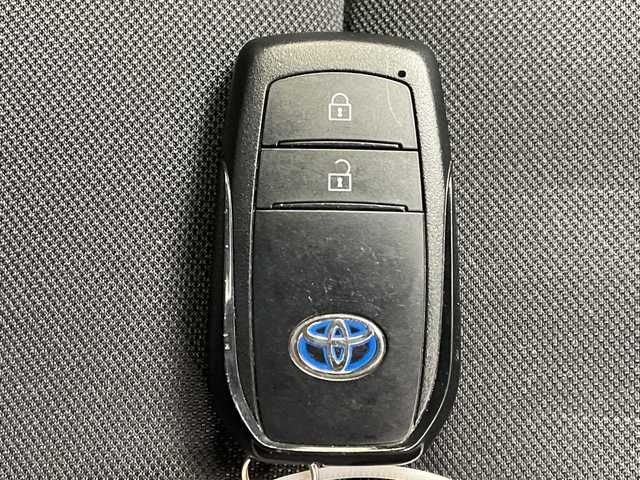 トヨタ ヤリス ハイブリッド G 岐阜県 2020(令2)年 3.3万km シアンM 純正ディスプレイオーディオ/　(AM/FM/MiraCast)/全方位カメラ/プリクラッシュセーフティ/レーダークルーズコントロール/レーンキープアシスト/コーナーセンサー/オートハイビーム/ビルトインETC/フロアマット/スマートキー